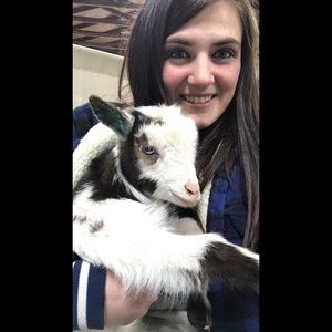 Meet your Posher, Abbe